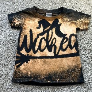 Bleached Halloween toddler shit. Size 2T. EUC.